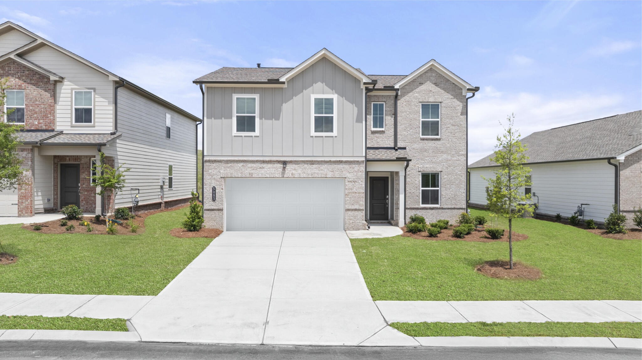 5085 Skyline Way, Ne Property Photo 1