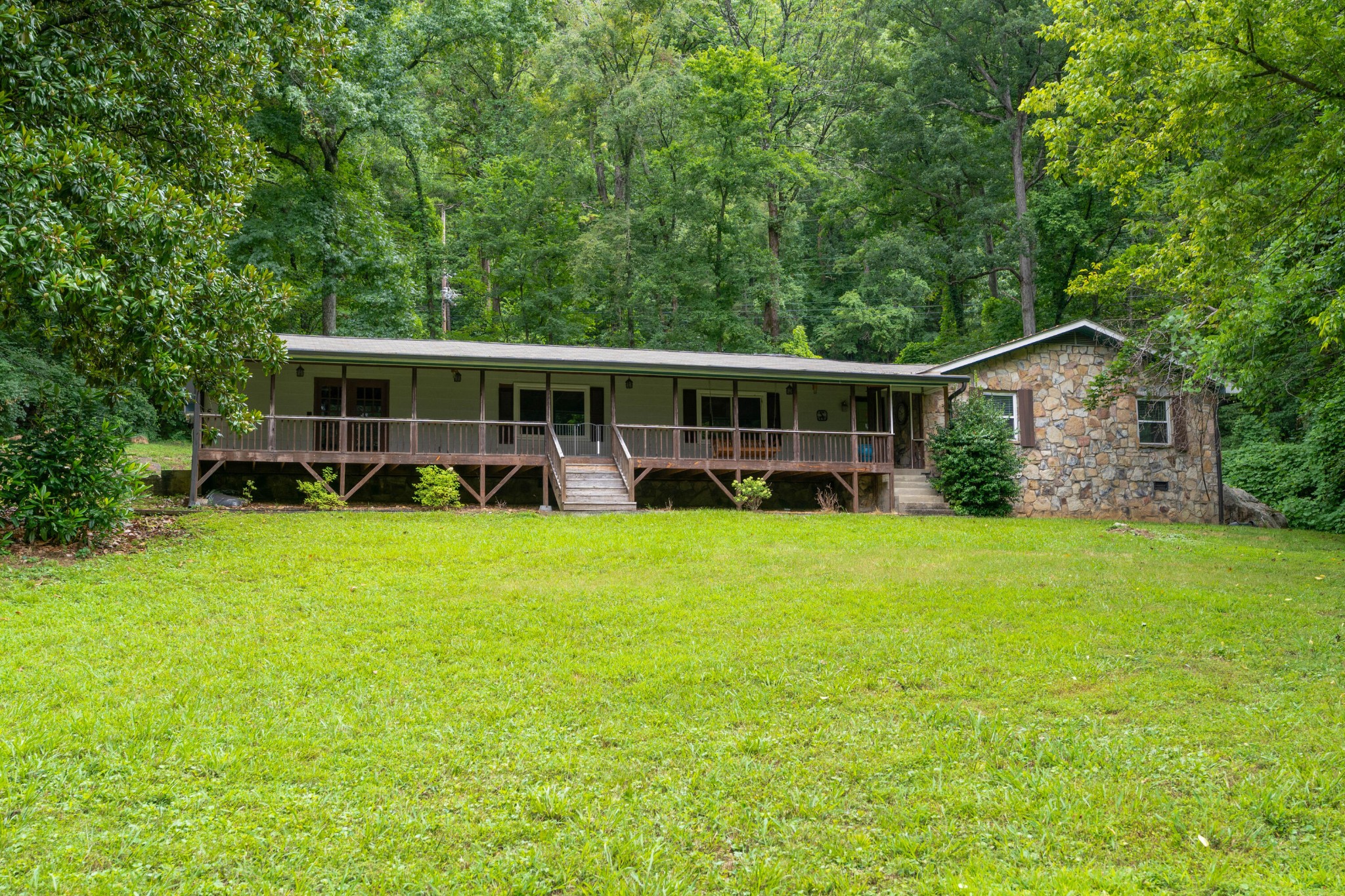 1425 Palisades Road Property Photo 1