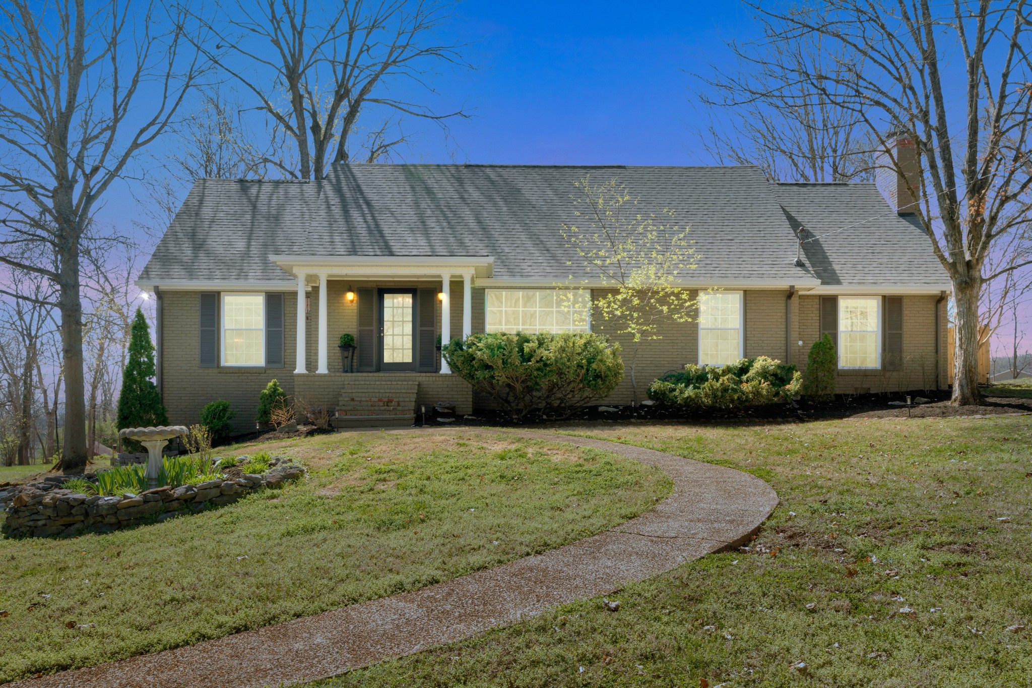 409 Cunniff Pkwy Property Photo 1