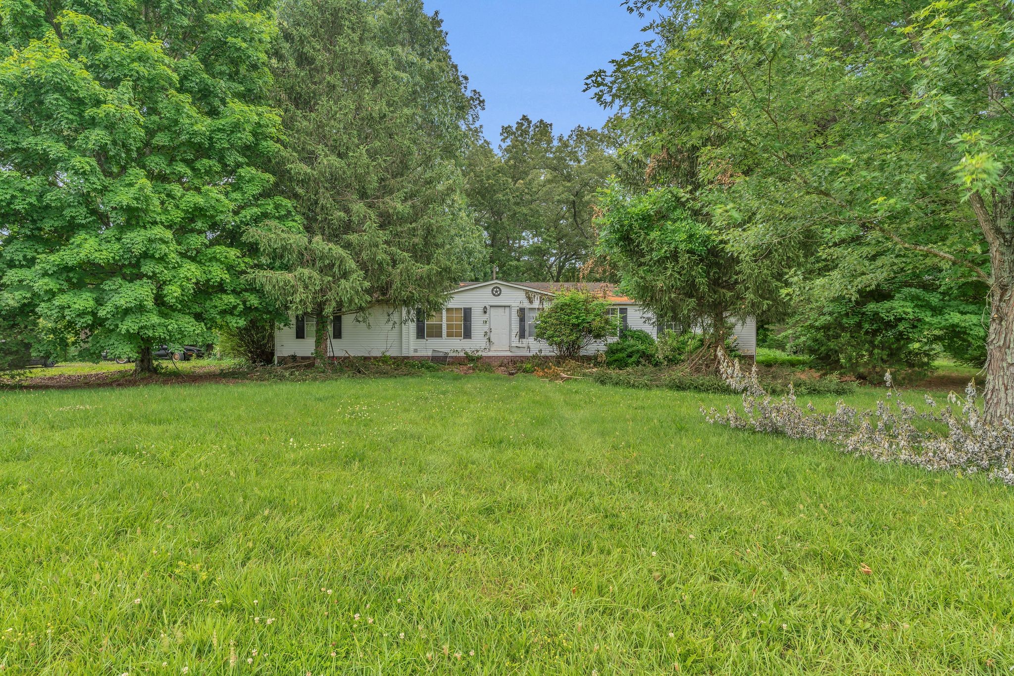 1812 Highway 52, E Property Photo 1