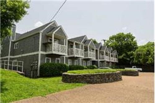 3204 W End Cir Property Photo 1