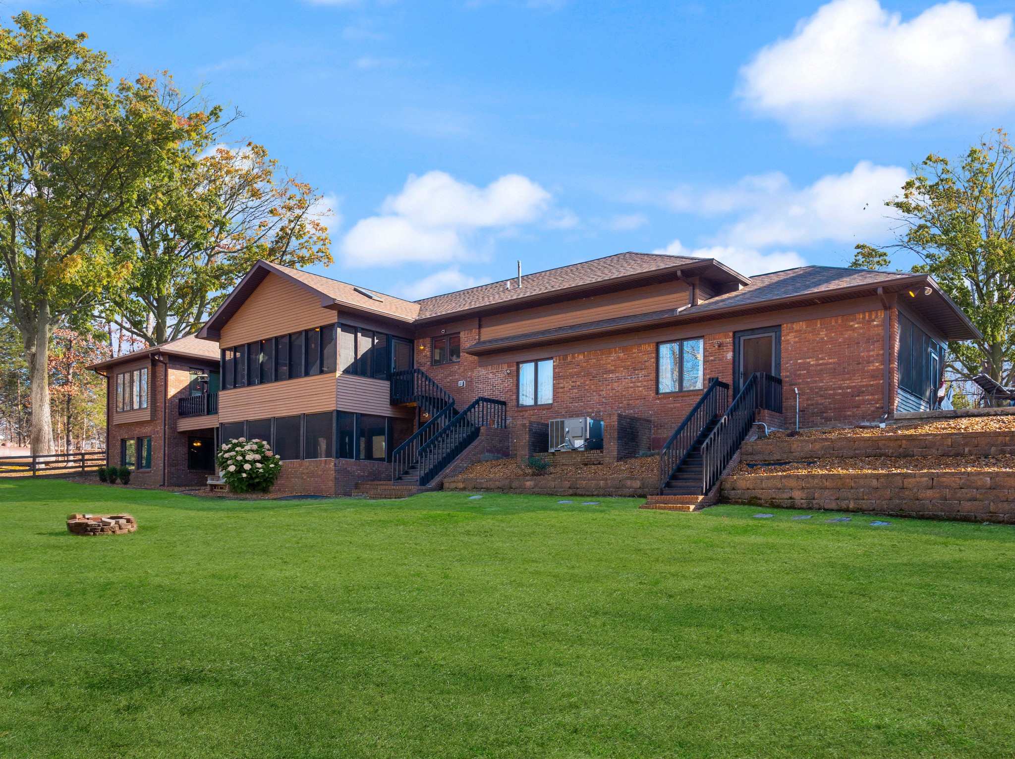 7 Pleasant View Ln