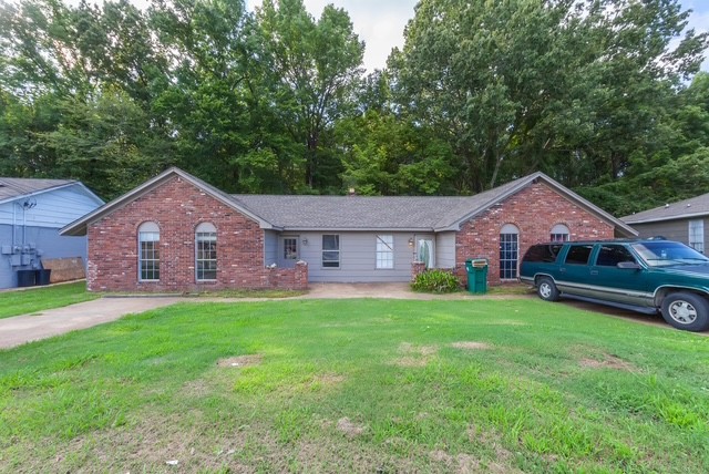 63 Carolane Dr Property Photo 1