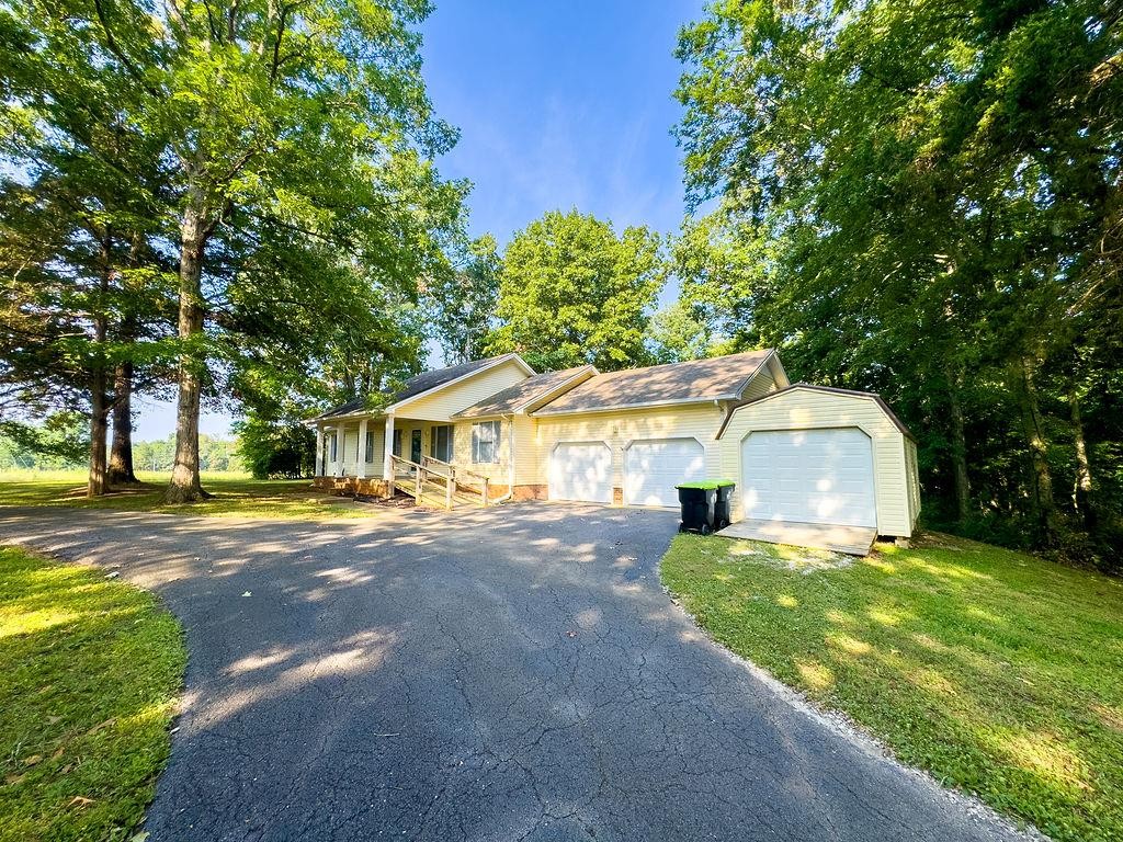 545 Quisenberry Ln Property Photo 1