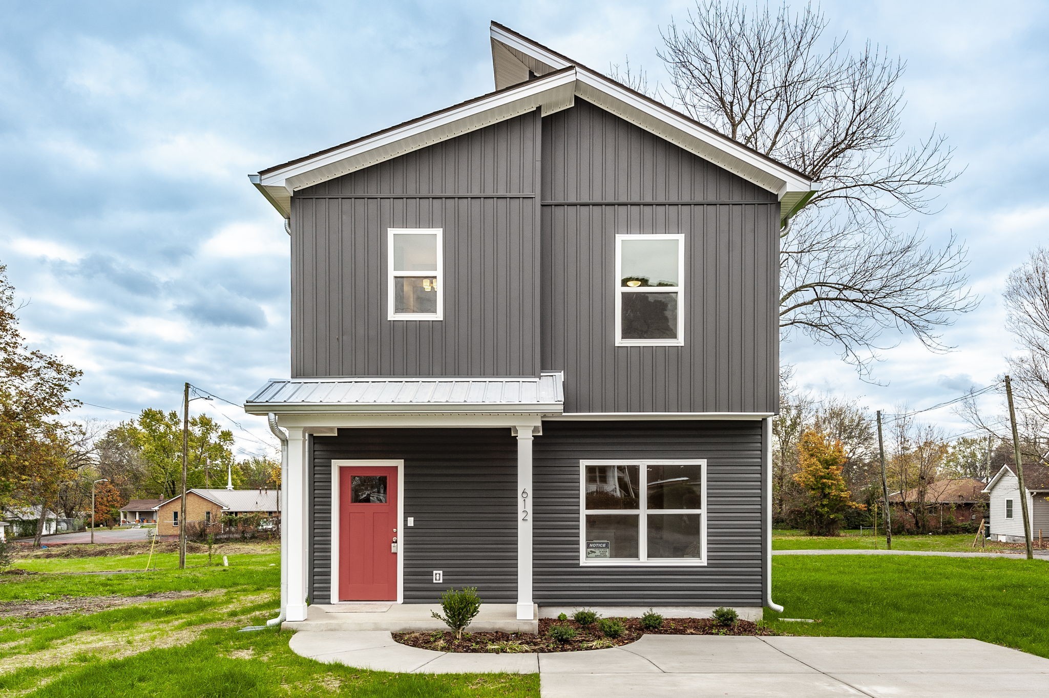 629 17th Avenue, W Property Photo 1