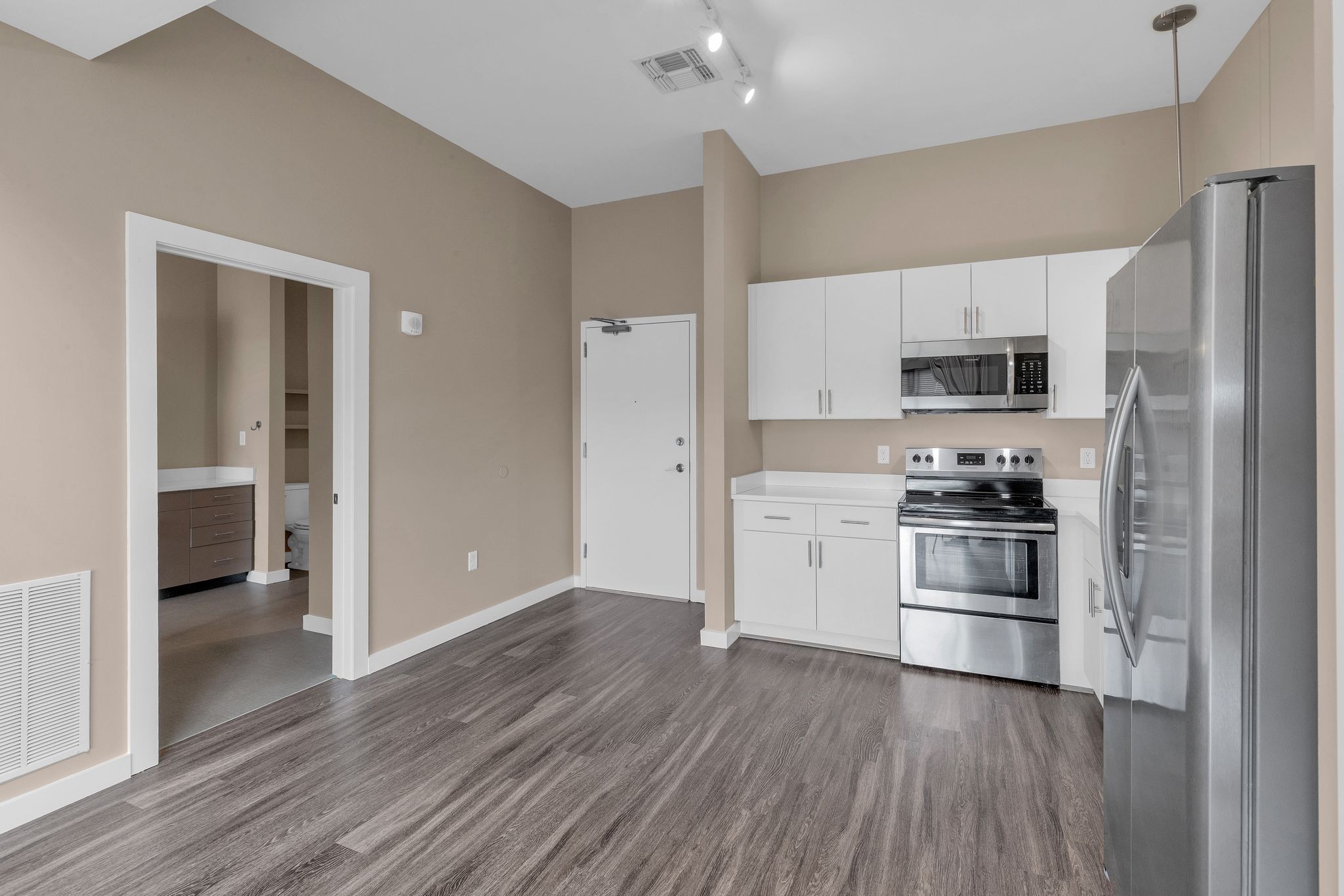 1900 12th Ave, S Property Photo 8