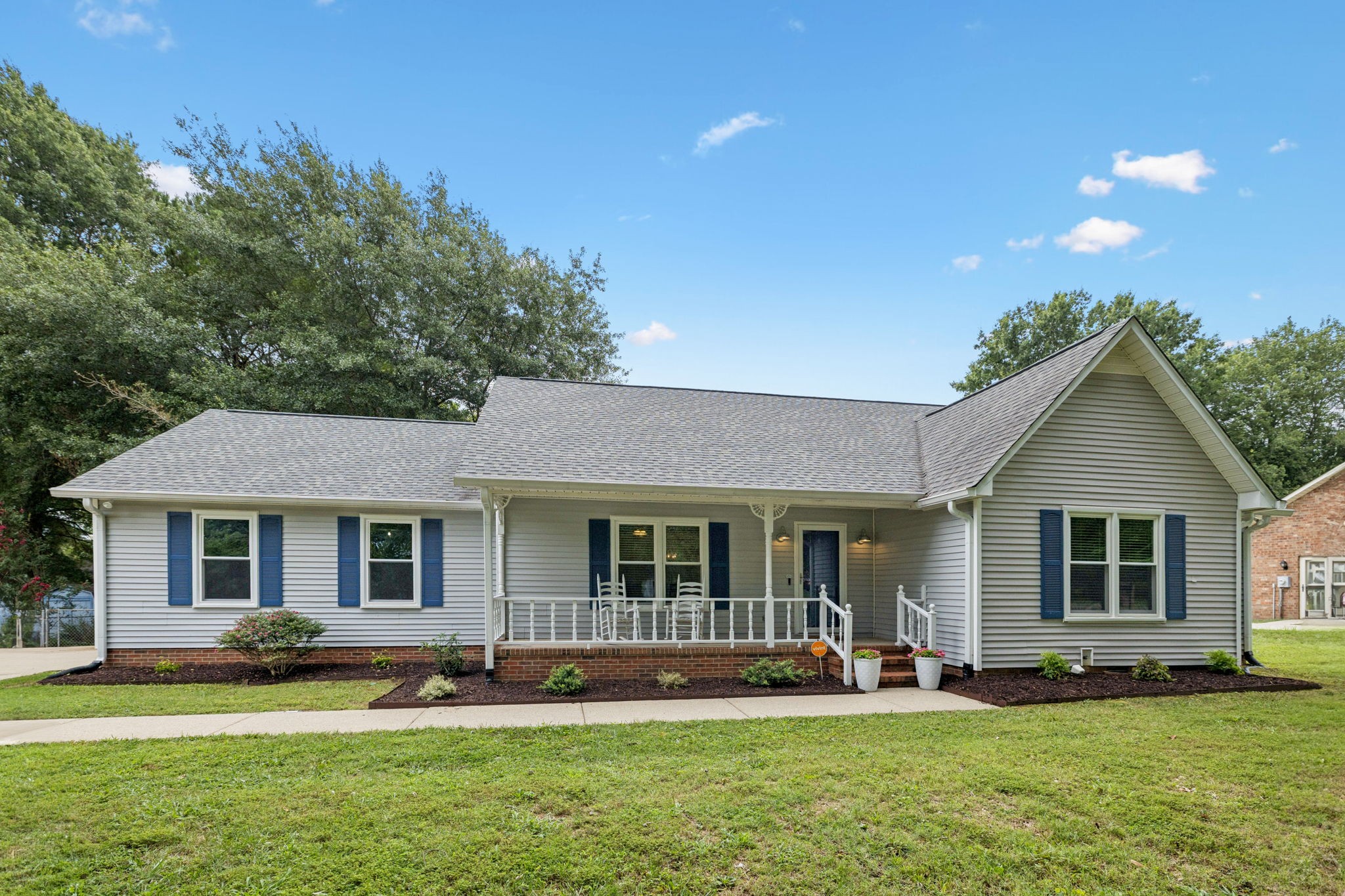 102 Sundown Dr