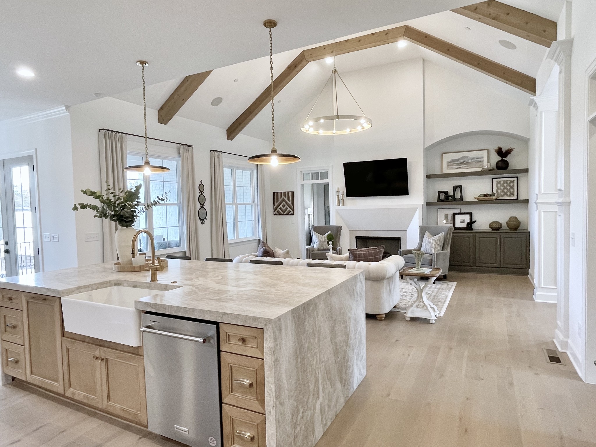 1002 Pasadena Drive Property Photo 1