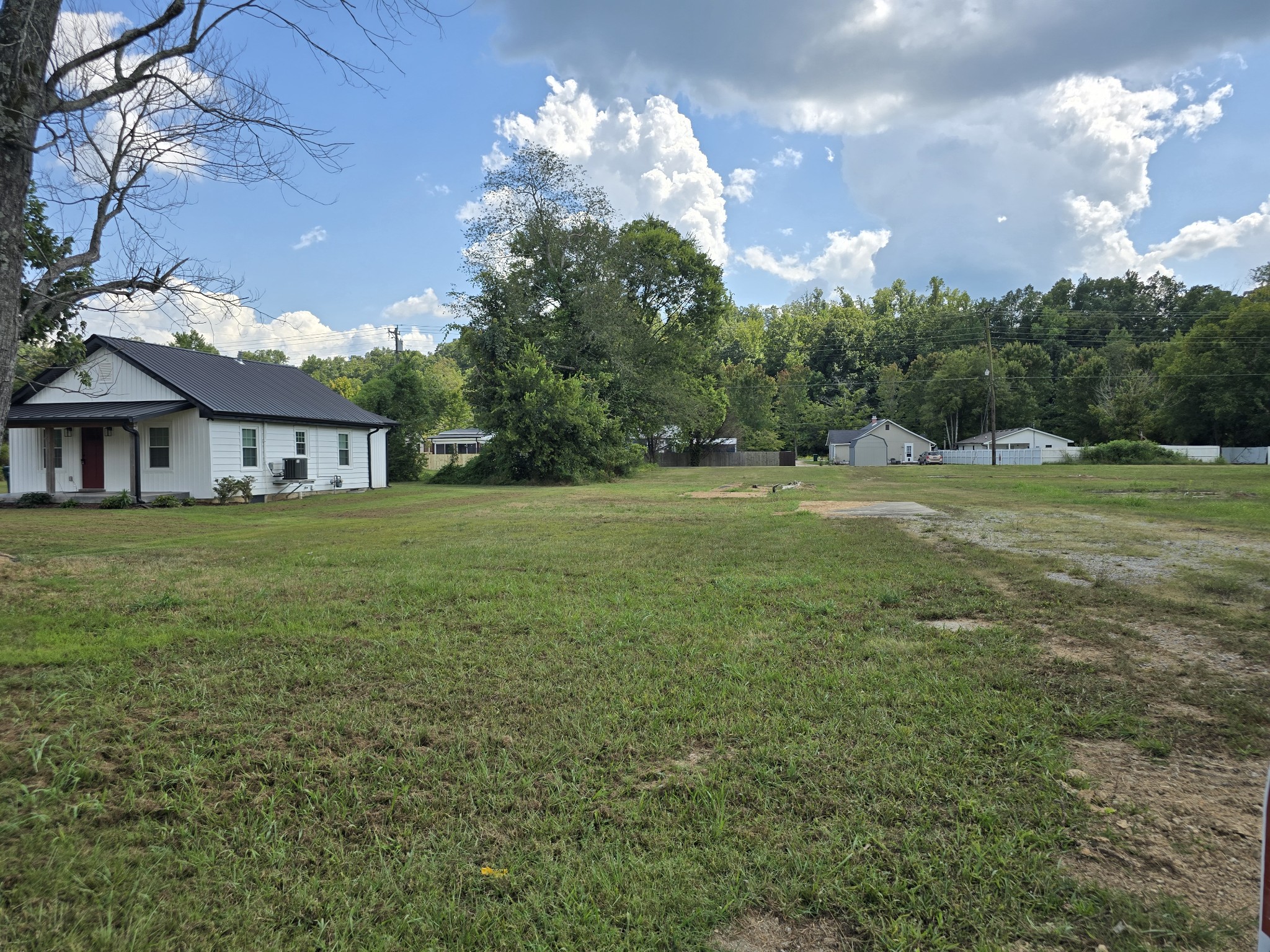 126 Fairground Dr Property Photo 3