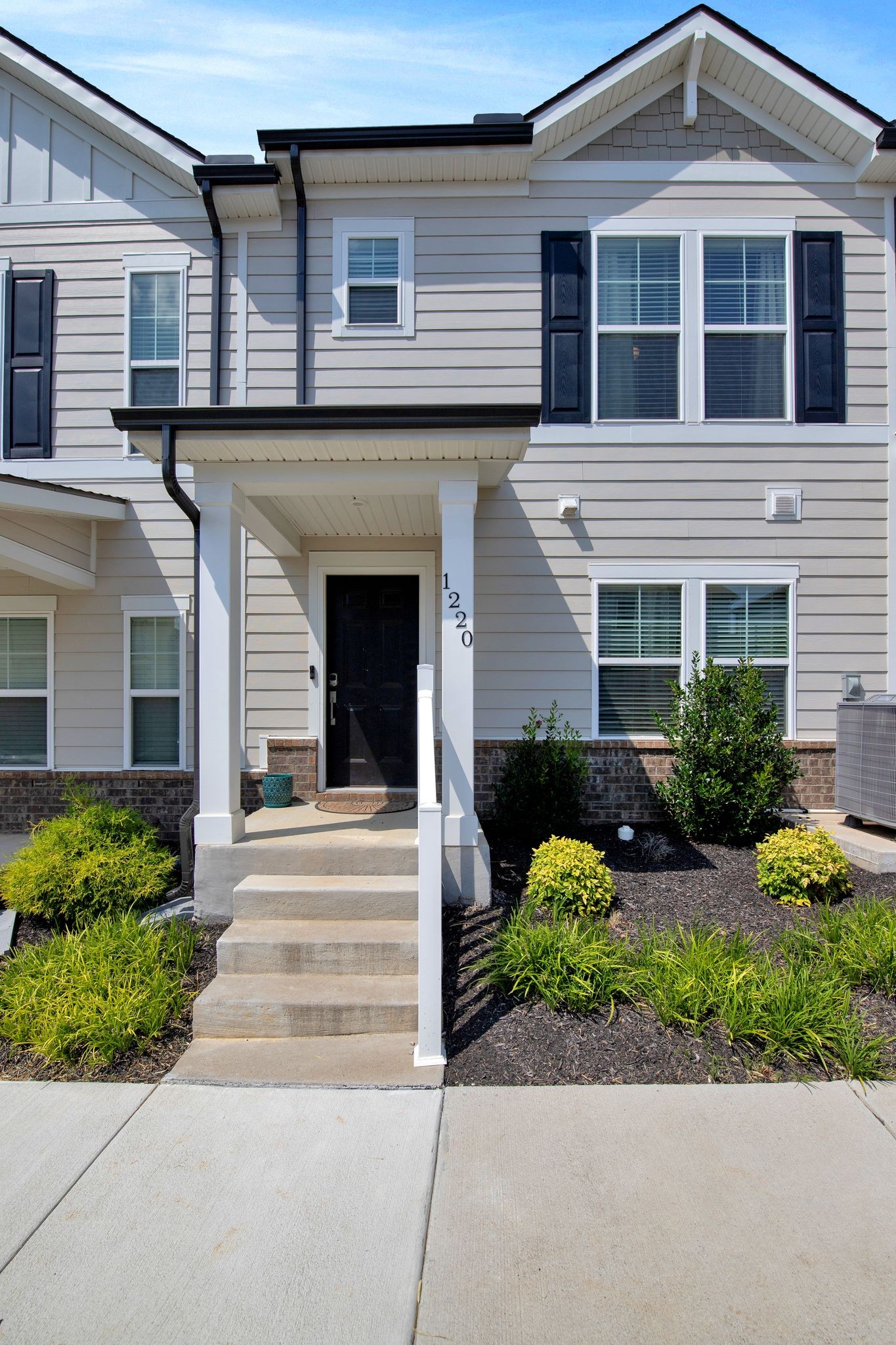 1220 Foxton Ln Property Photo 1
