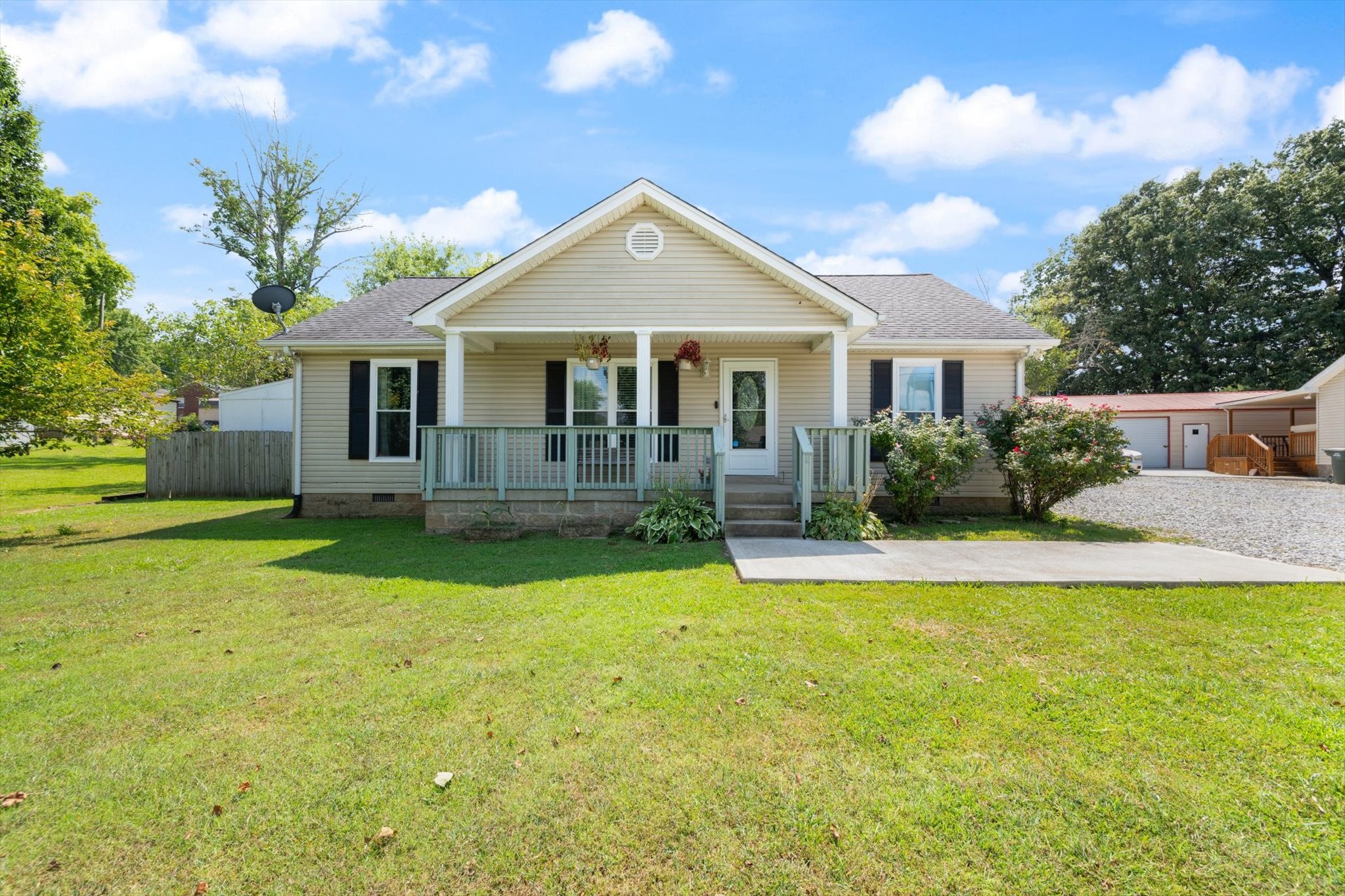 132 Ben Dr Property Photo 1