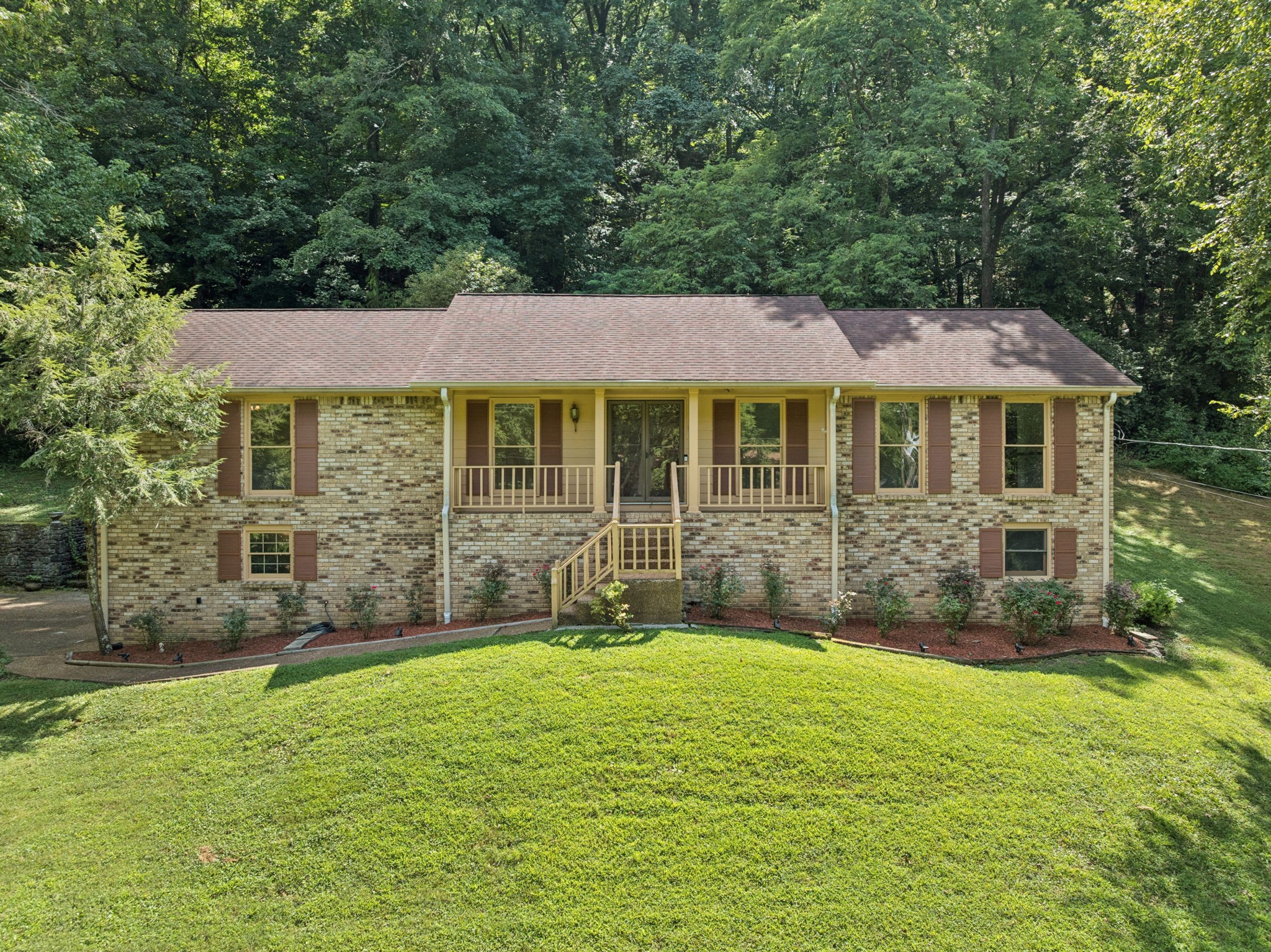 1972 Sunny Side Dr Property Photo 1