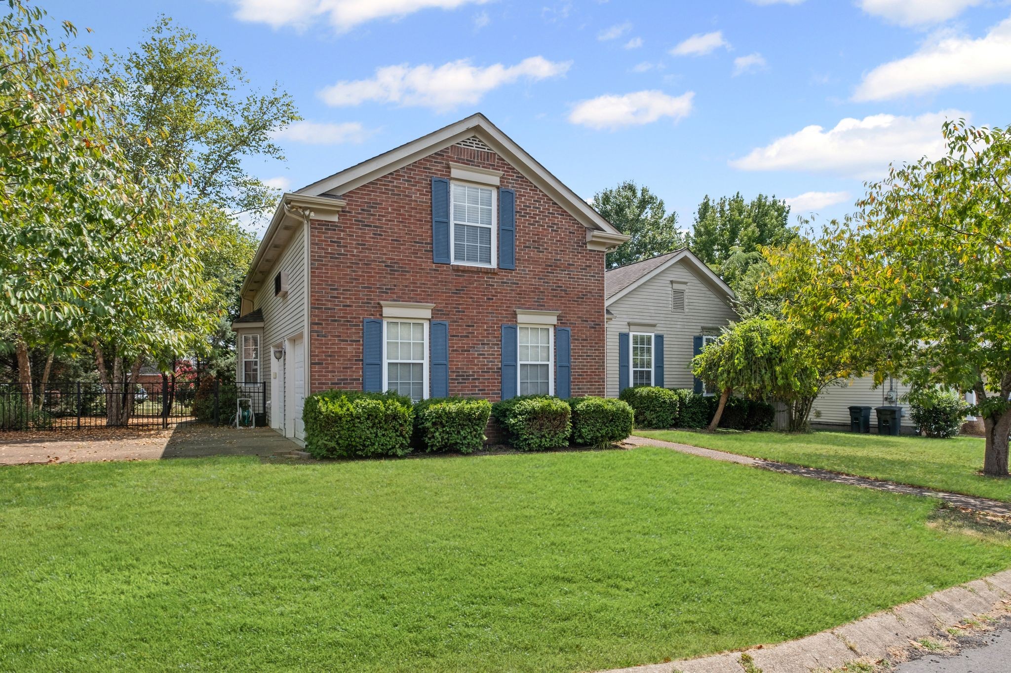 116 Cloverfield Ct Property Photo 1