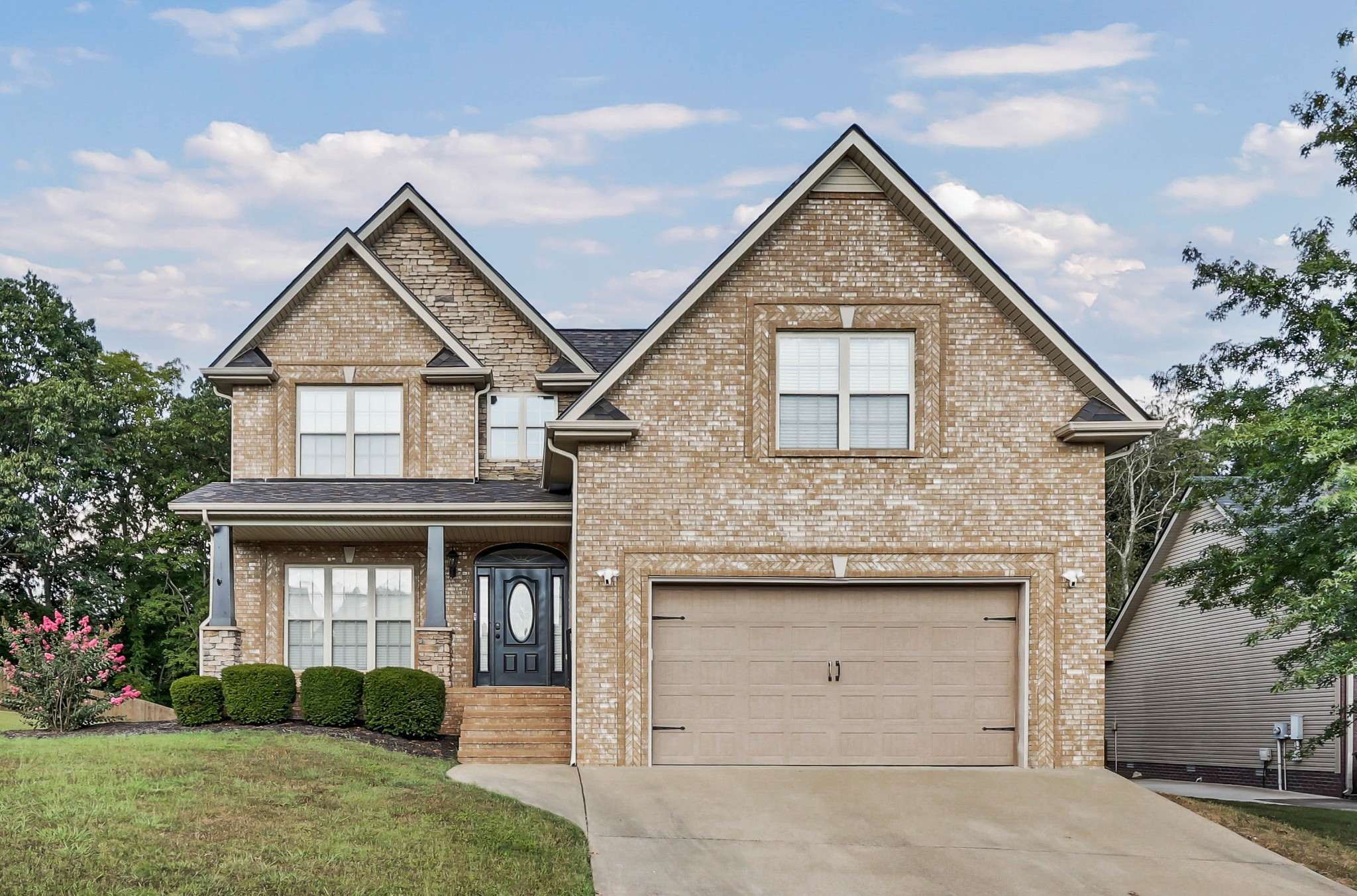 833 E Accipiter Cir Property Photo 1