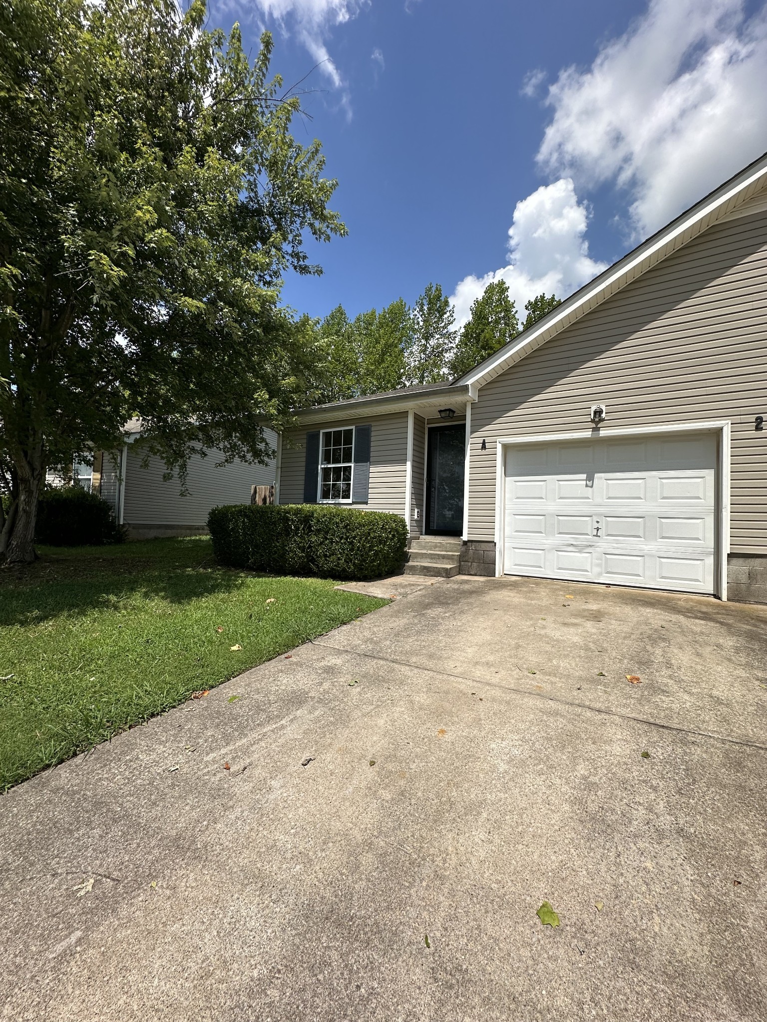 272 Executive Ave Property Photo 1