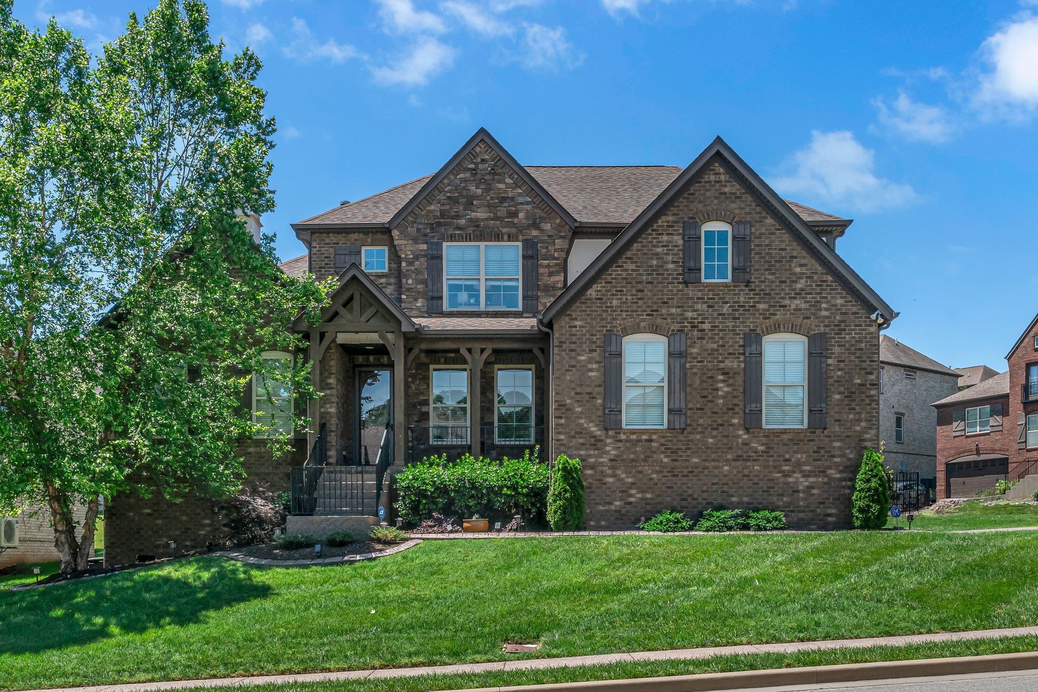 5101 Mountainbrook Cir Property Photo 1