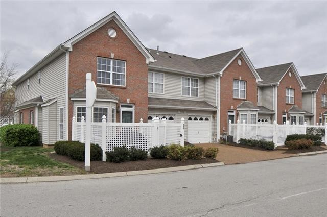 400 Bembridge Ln Property Photo 1
