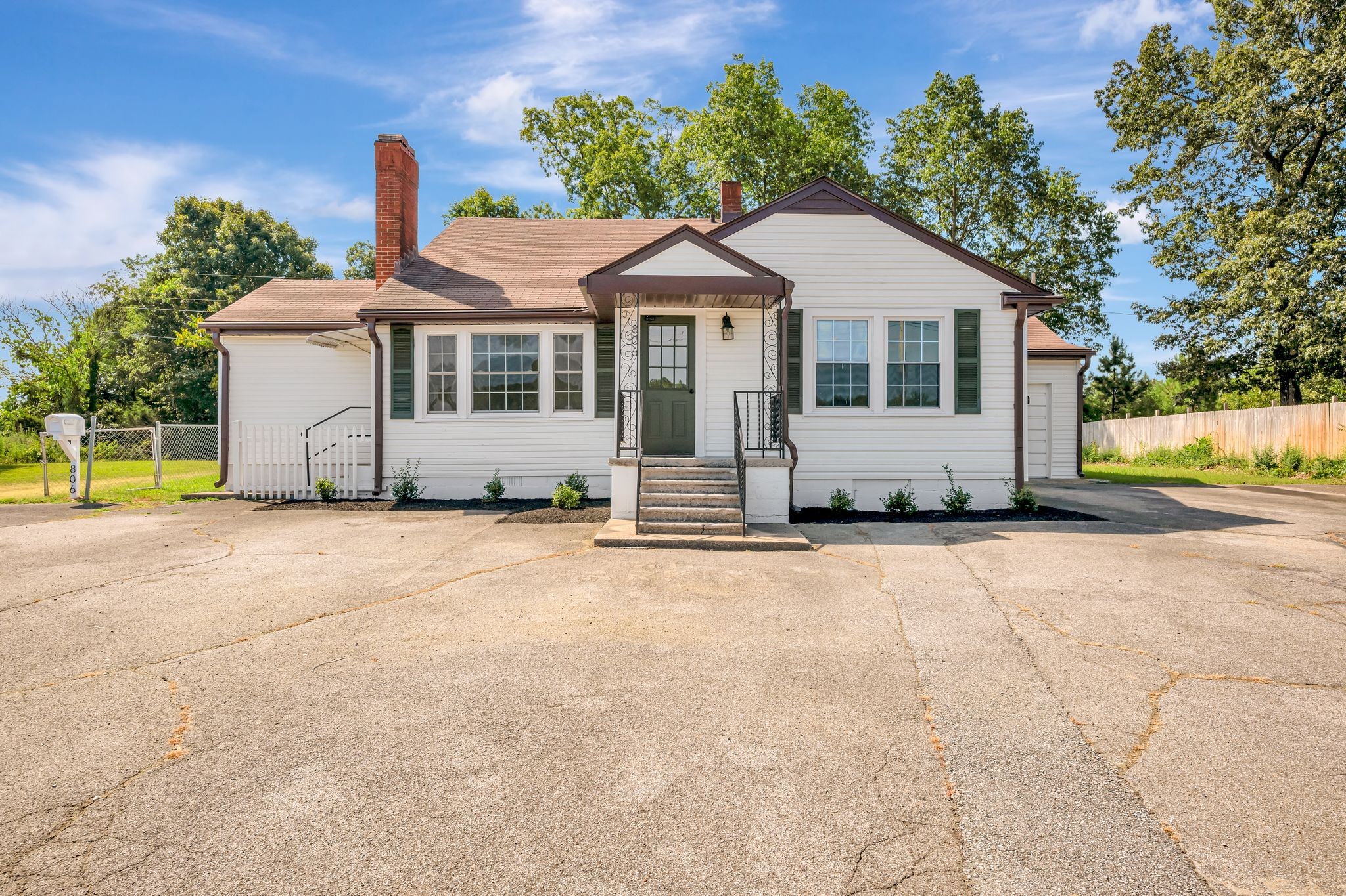 806 Highway 70, E Property Photo 1