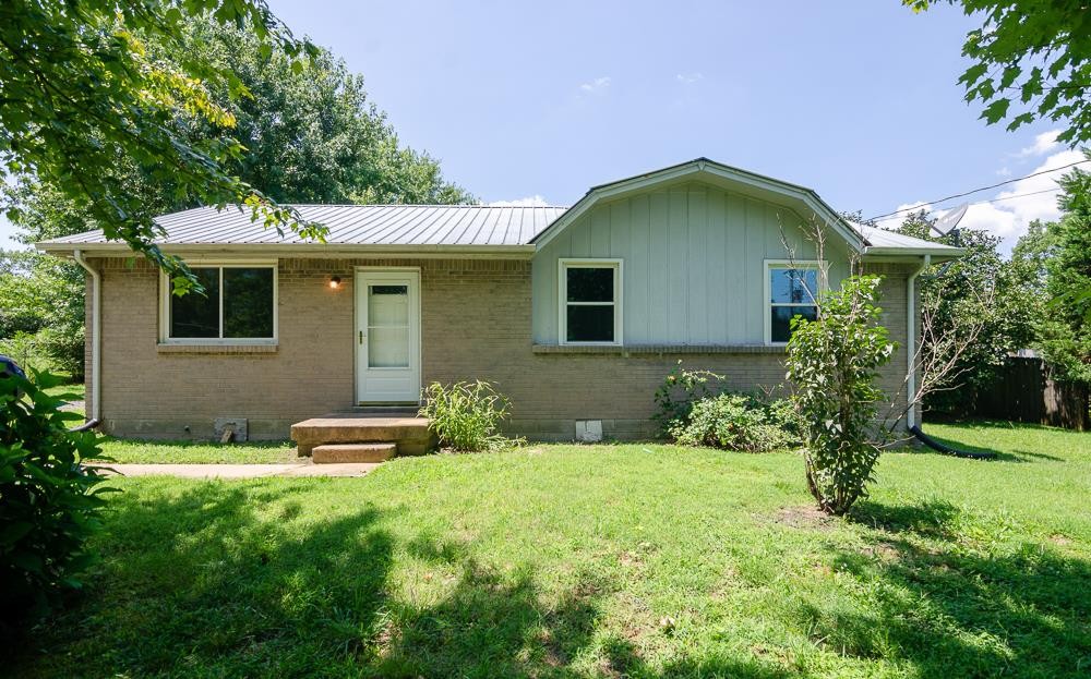 7109 Hall Ln Property Photo 1