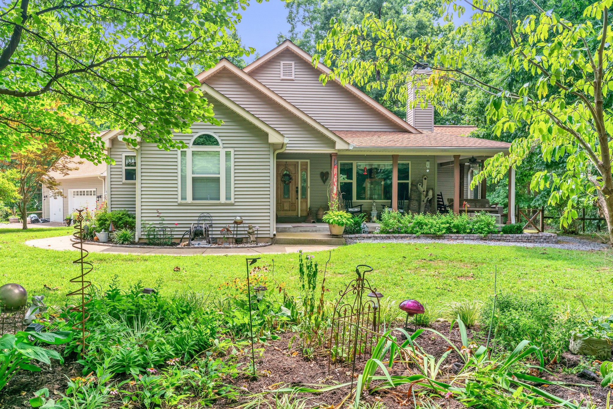 7197 Highland Rd Property Photo 1