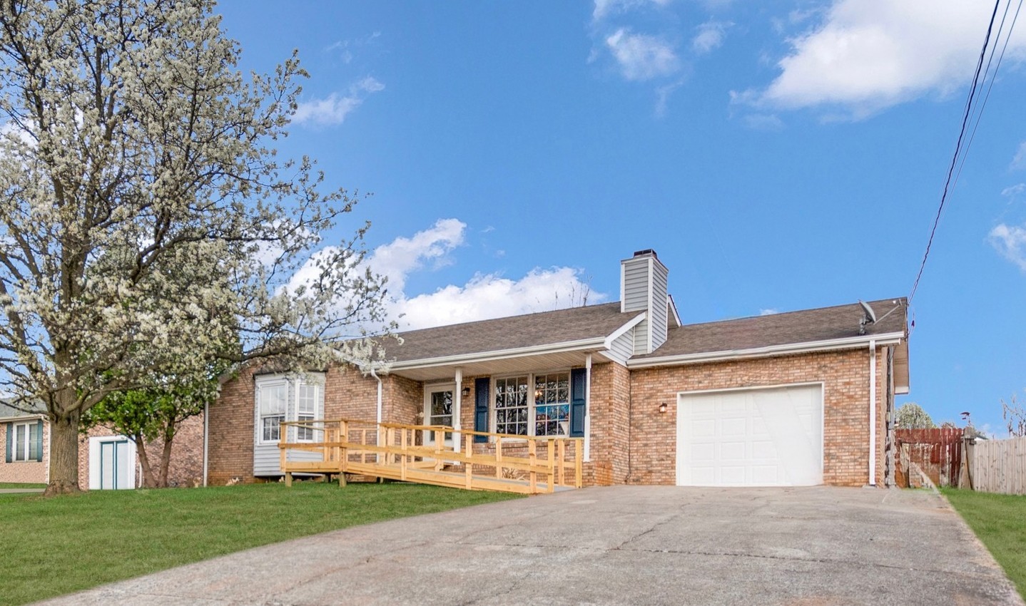 1419 Janet Way Dr Property Photo 1