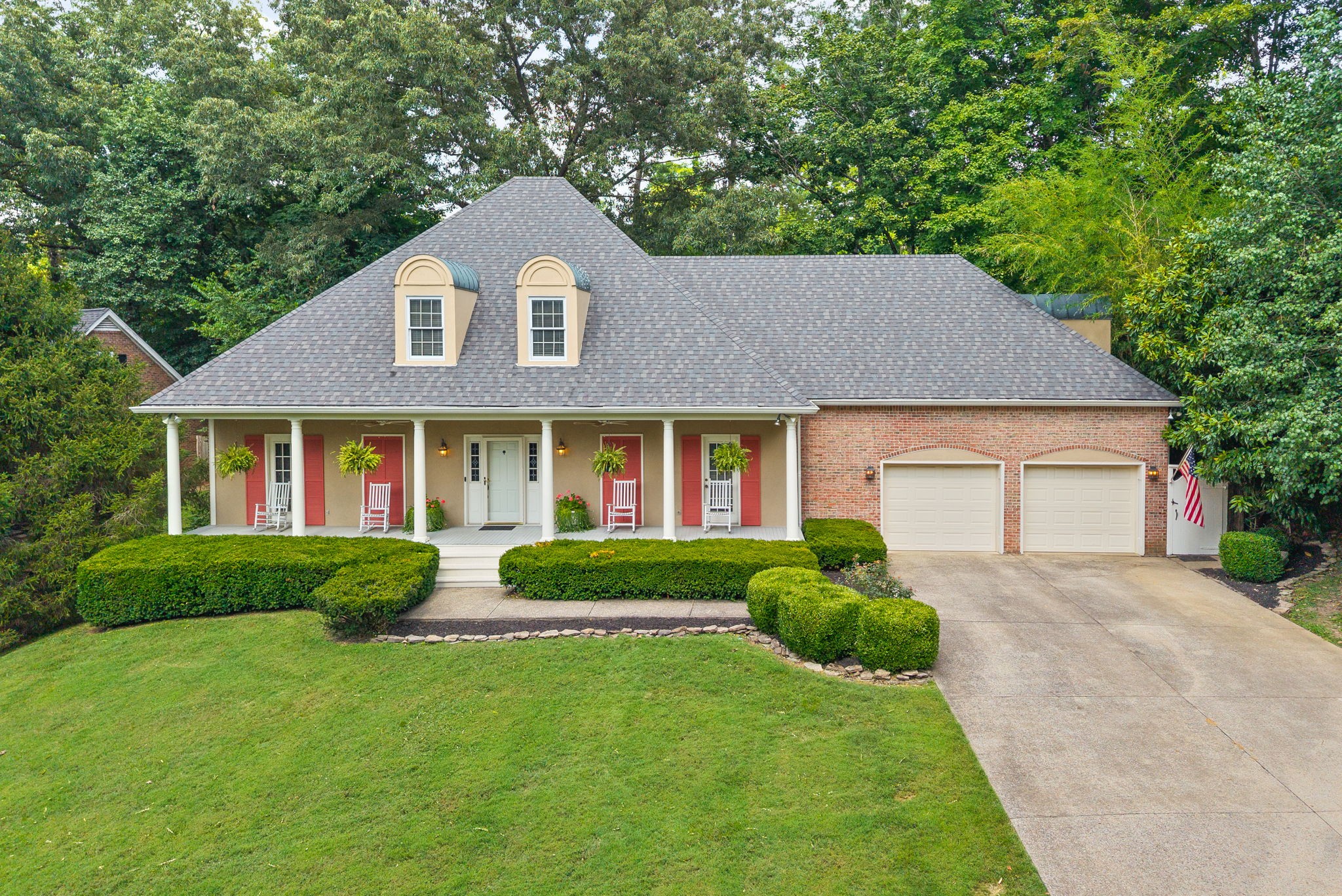 811 River Run Property Photo 1