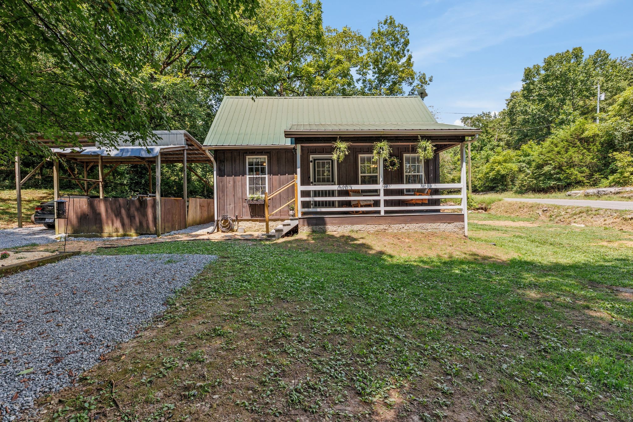 402 Red Oak Rd Property Photo 1