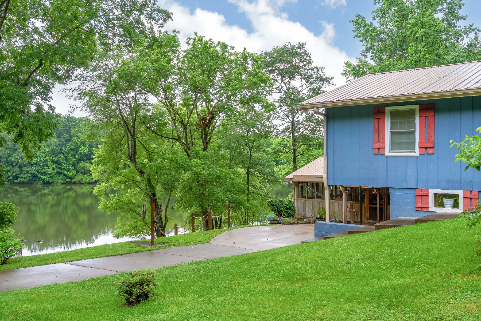 554 Hickman Shores Rd Property Photo 1