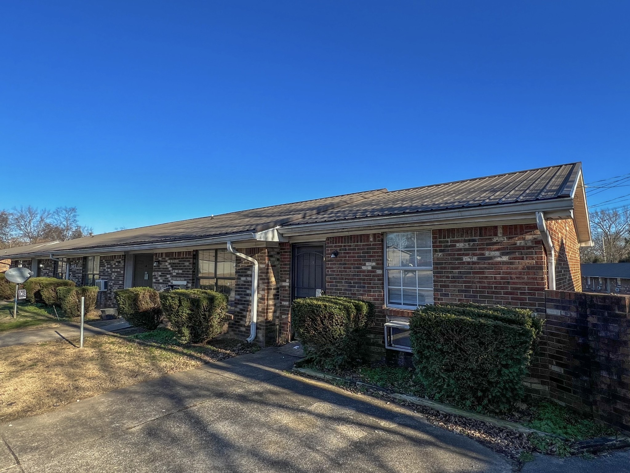 105 Walnut St Property Photo 1