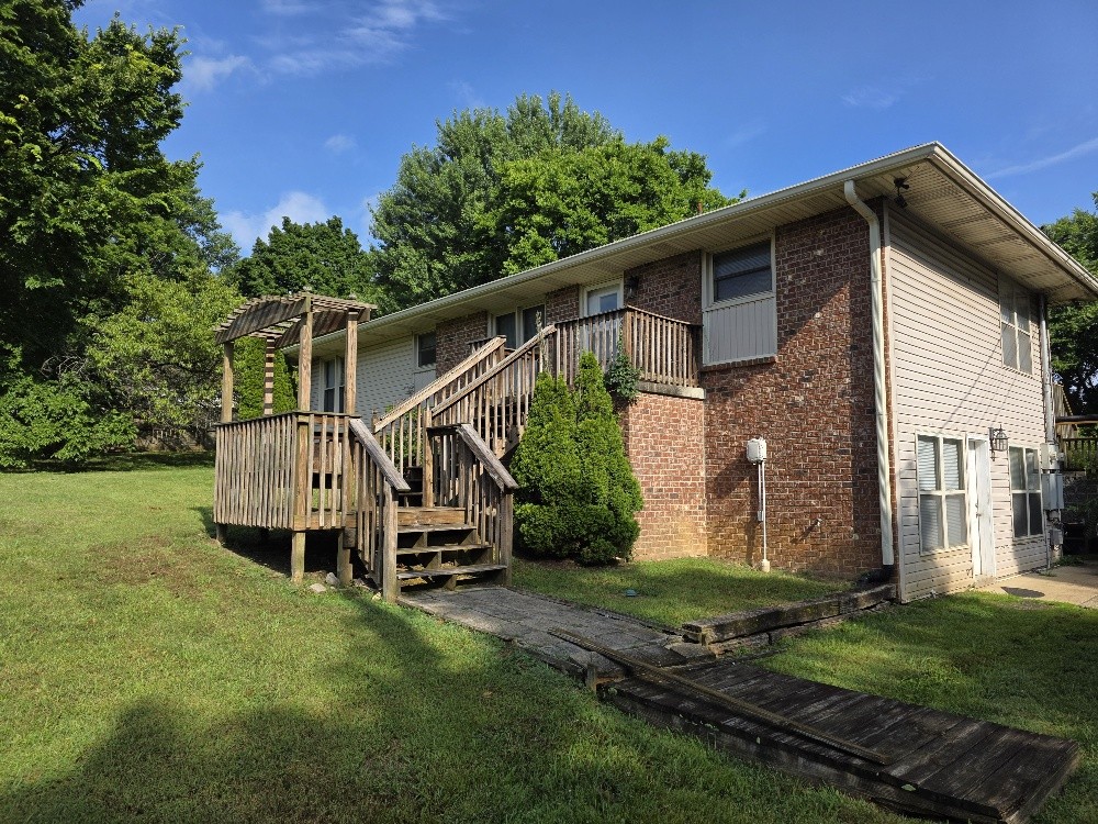 111 Ellis Ln Property Photo 1