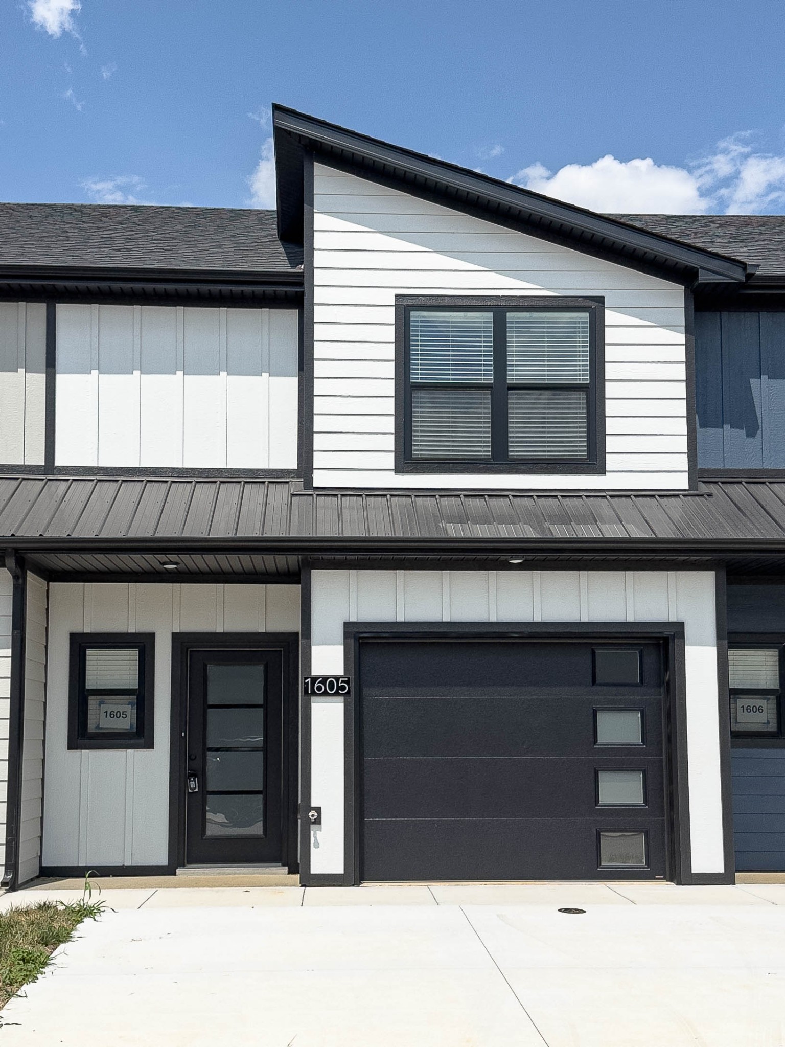 1605 Jonathan Wade Circle Property Photo 1