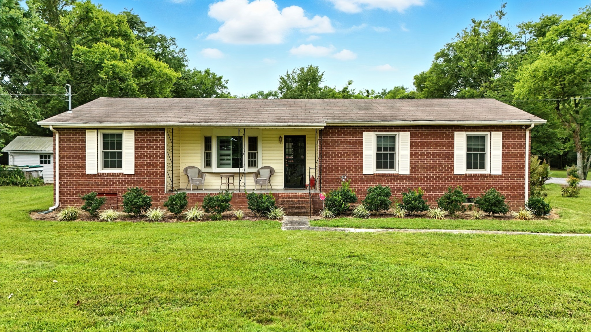 667 W Jefferson Pike Property Photo 1
