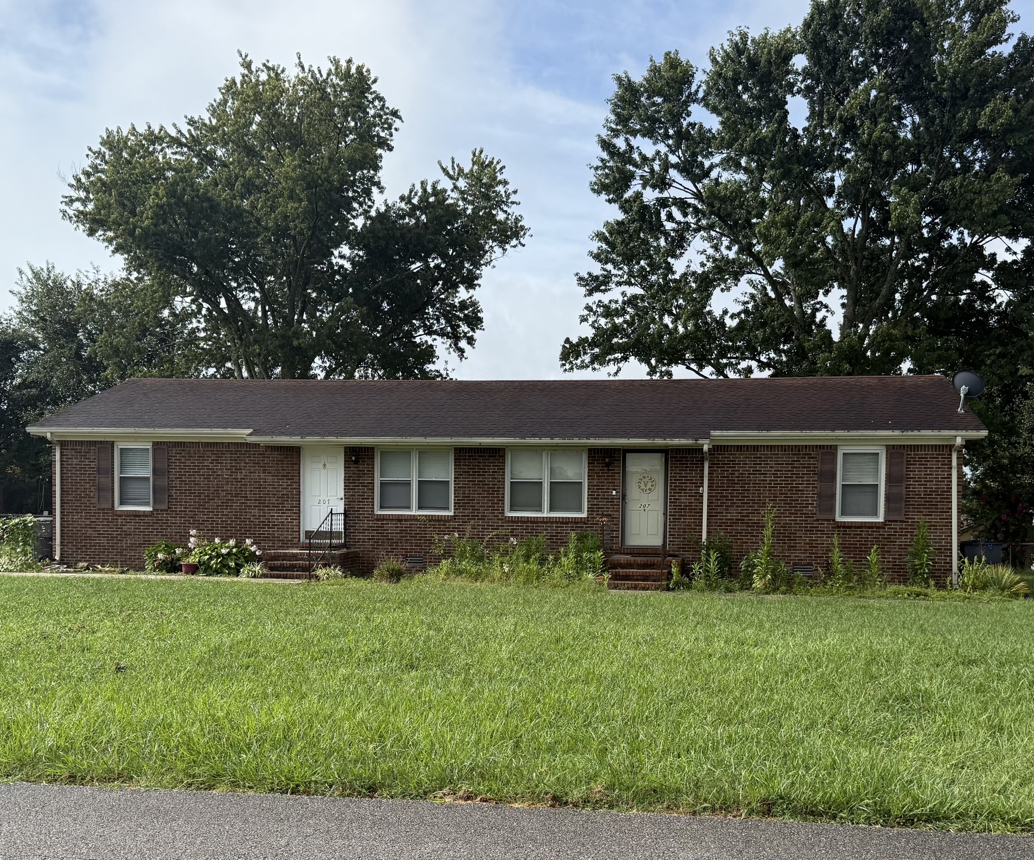 207 Couch St Property Photo