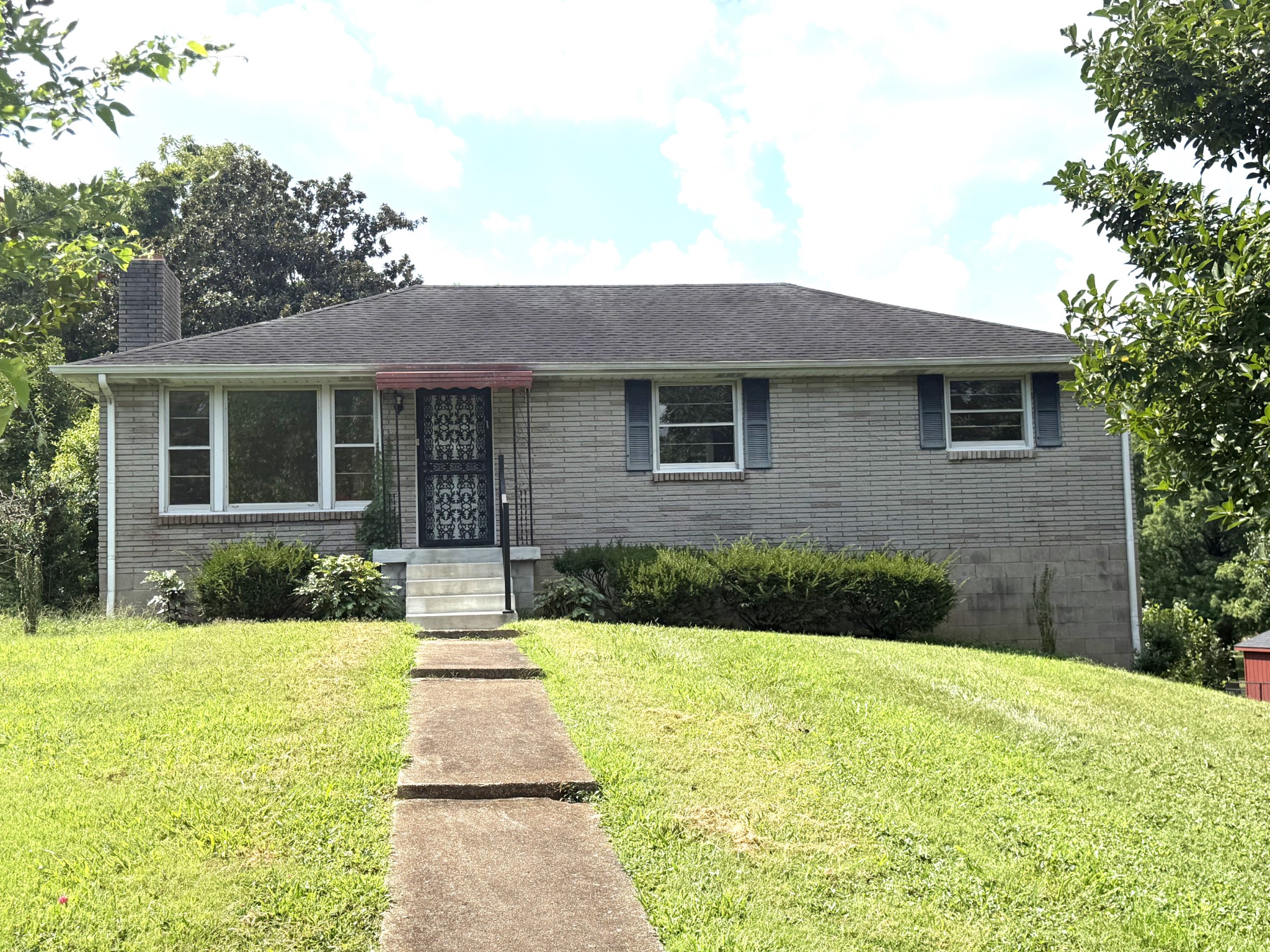3921 Banbury Dr Property Photo 1