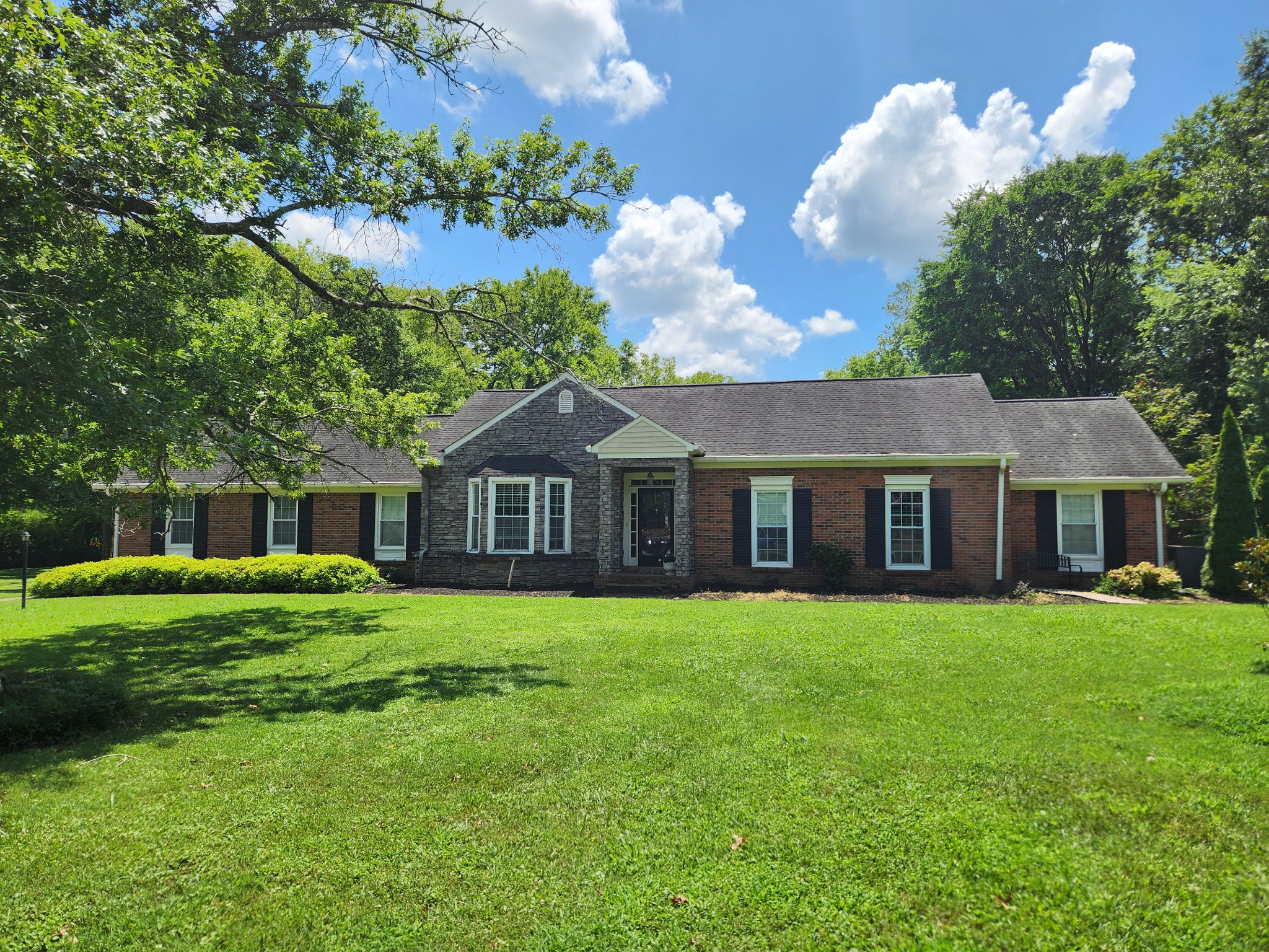 8203 Sherwood Green Ct Property Photo 1