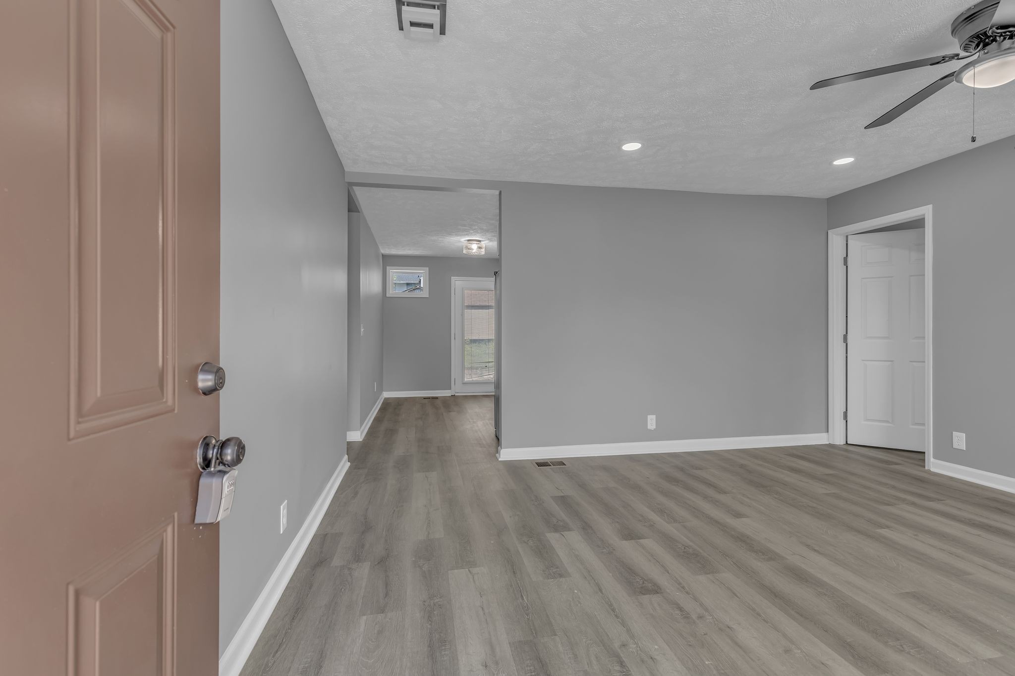 1916 Louanne Dr Property Photo 1