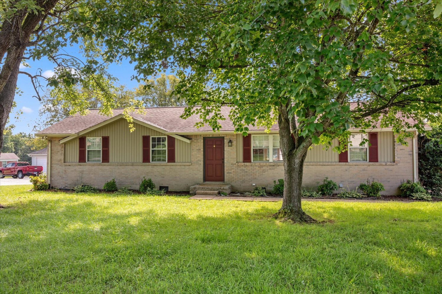 3005 Westwood Dr Property Photo 1