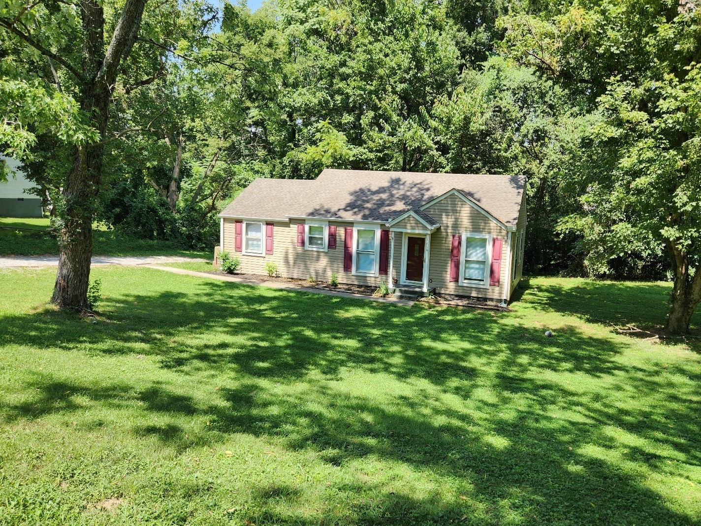 1216 Ainlay Dr Property Photo 1
