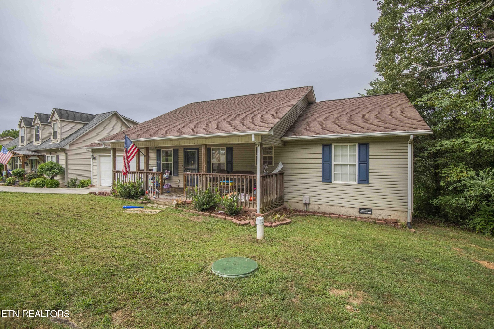131 Newport Way Property Photo 1