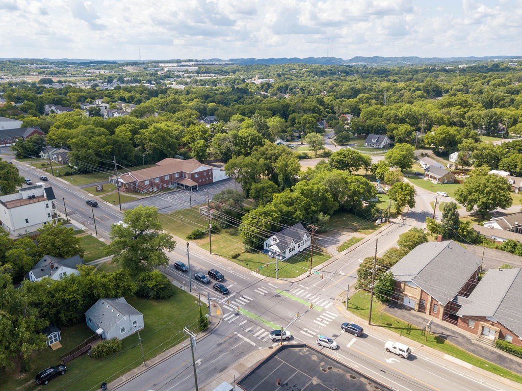 433 E Trinity Ln Property Photo 14