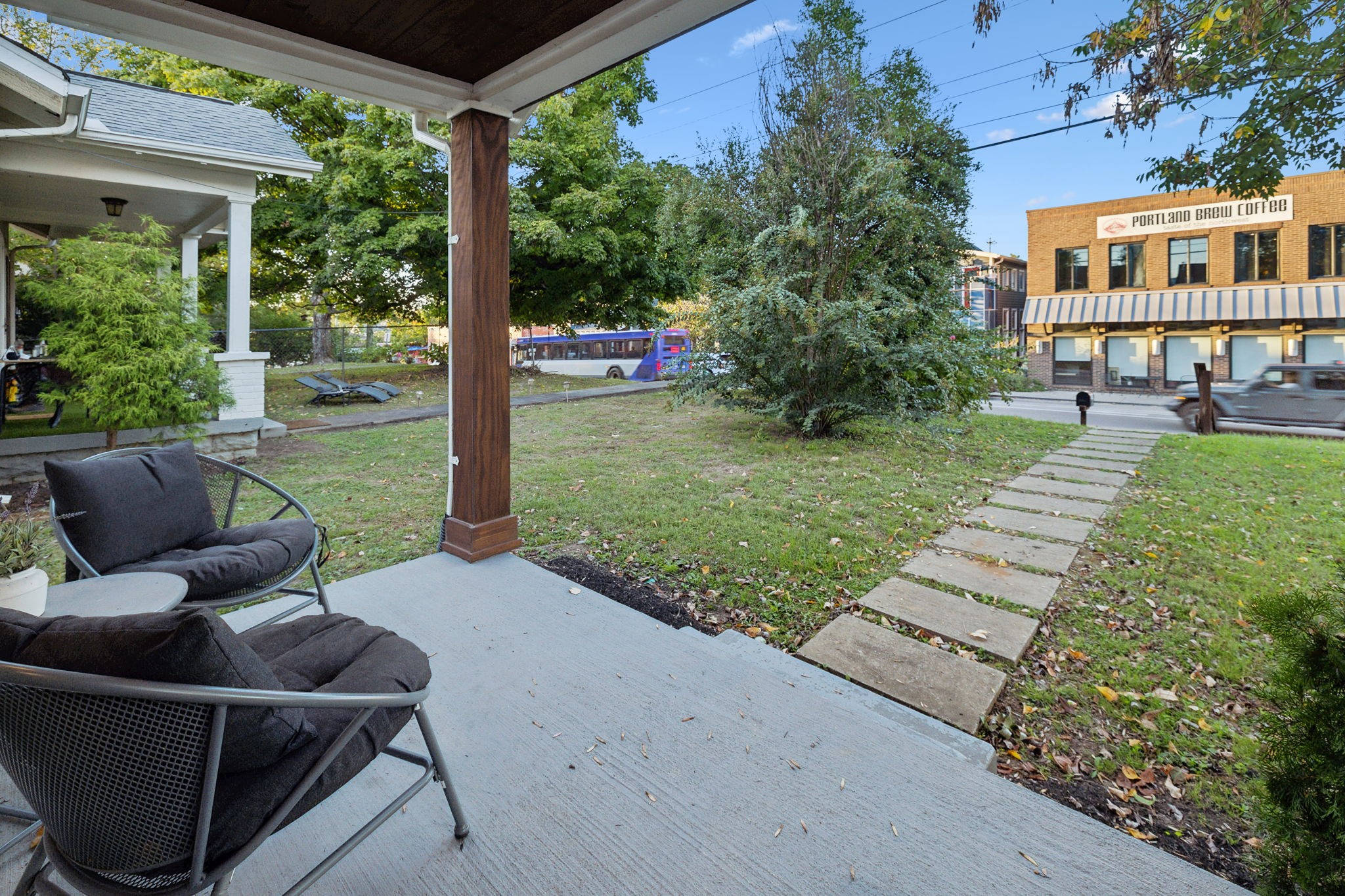 1920 Eastland Ave Property Photo 2