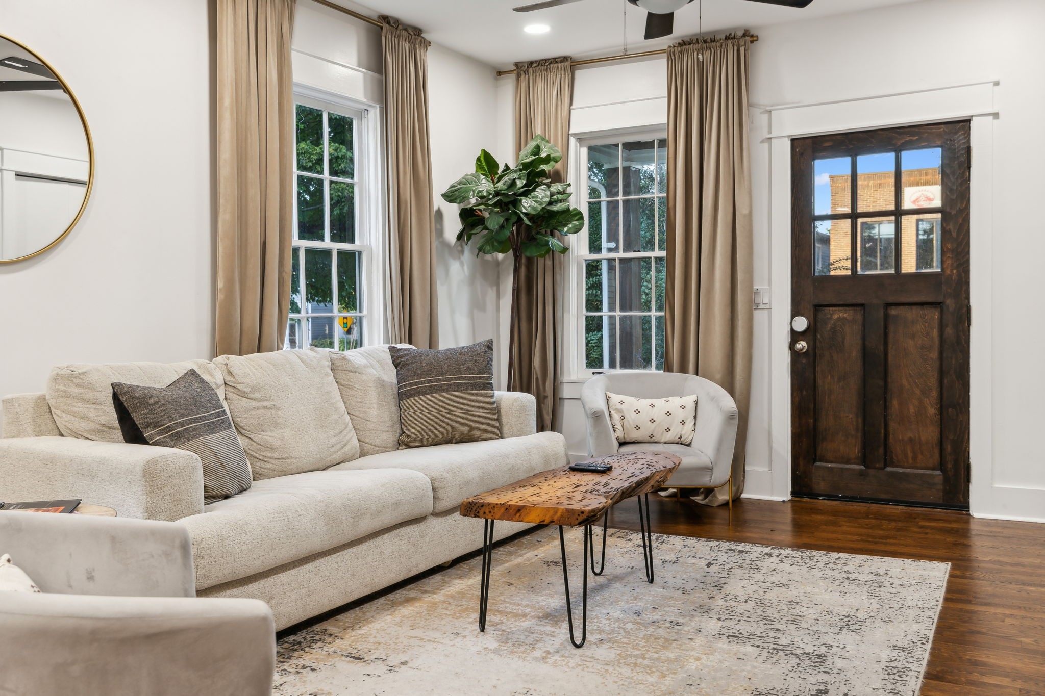 1920 Eastland Ave Property Photo 4