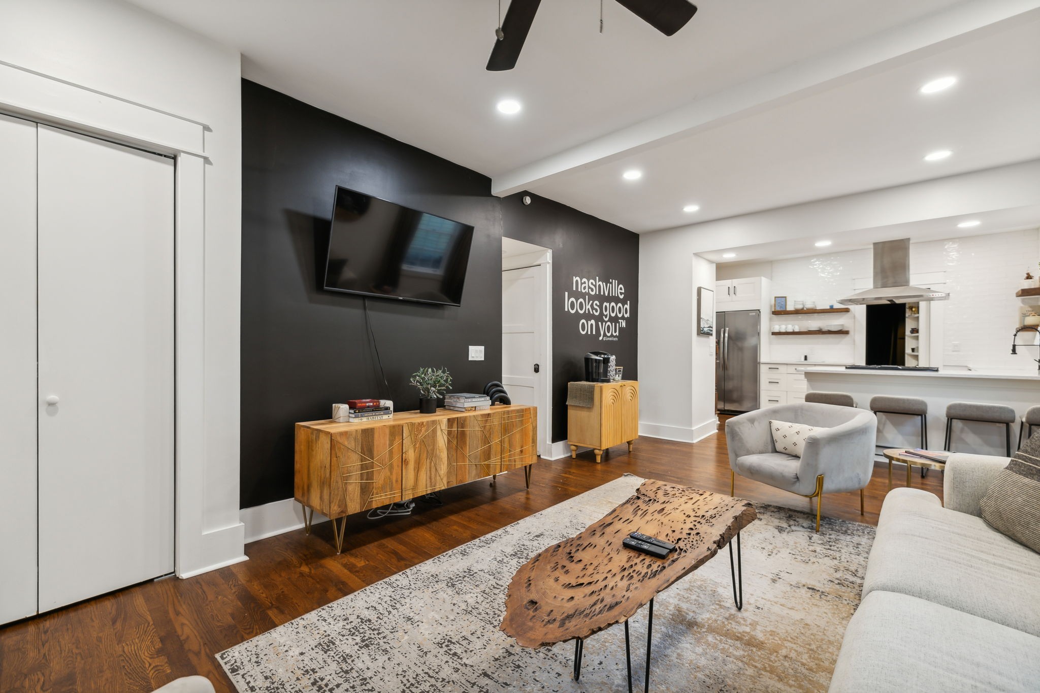 1920 Eastland Ave Property Photo 8