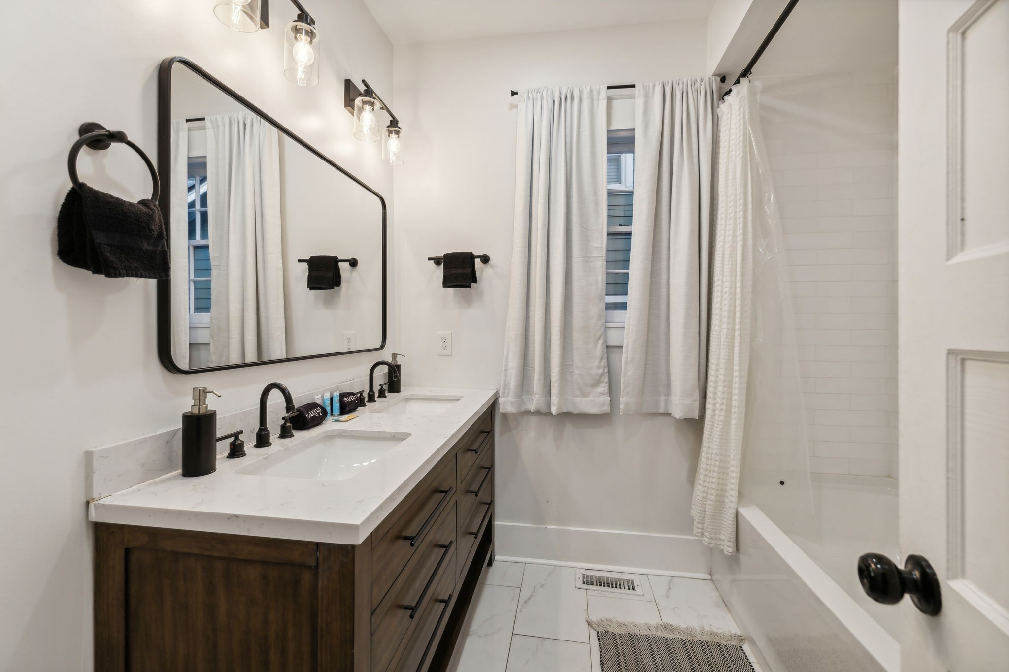 1920 Eastland Ave Property Photo 17