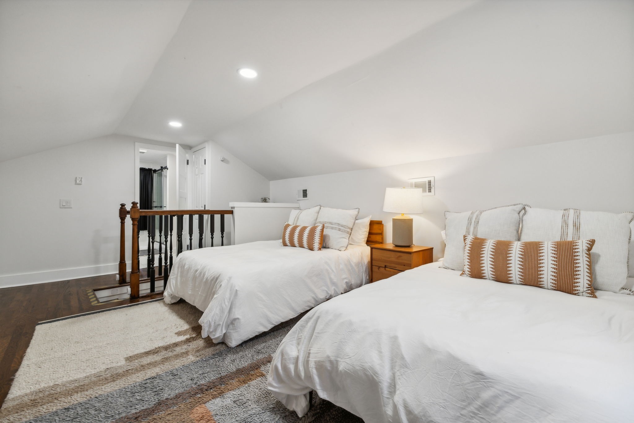 1920 Eastland Ave Property Photo 34