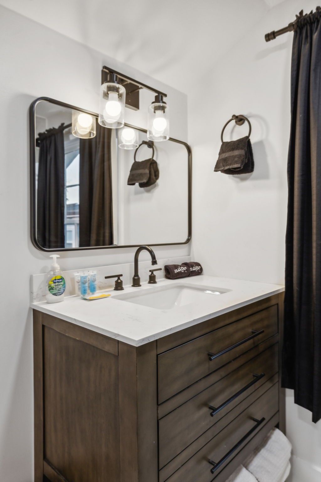 1920 Eastland Ave Property Photo 36