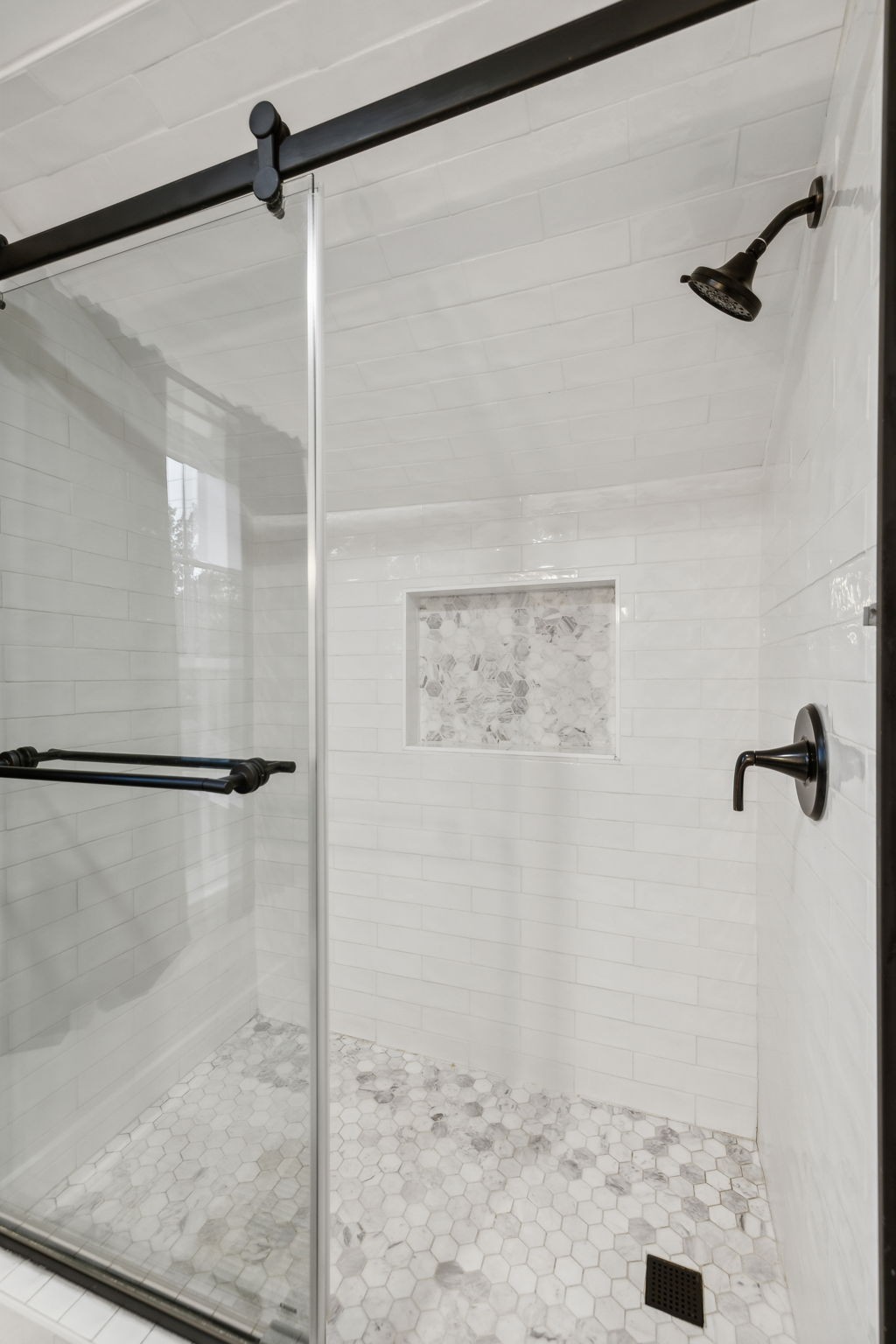 1920 Eastland Ave Property Photo 37