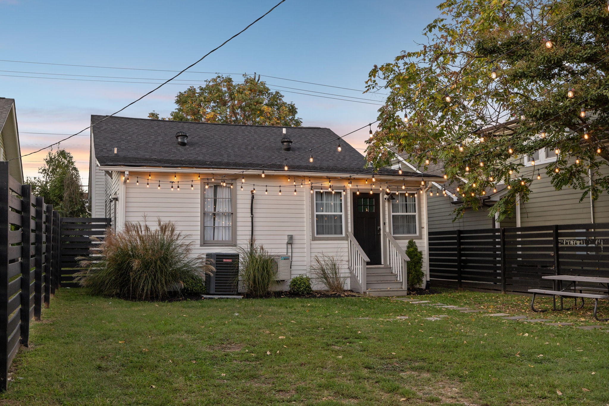 1920 Eastland Ave Property Photo 43