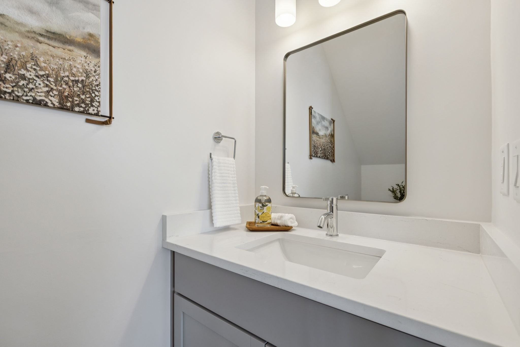 1015 W Trinity Ln Property Photo 15
