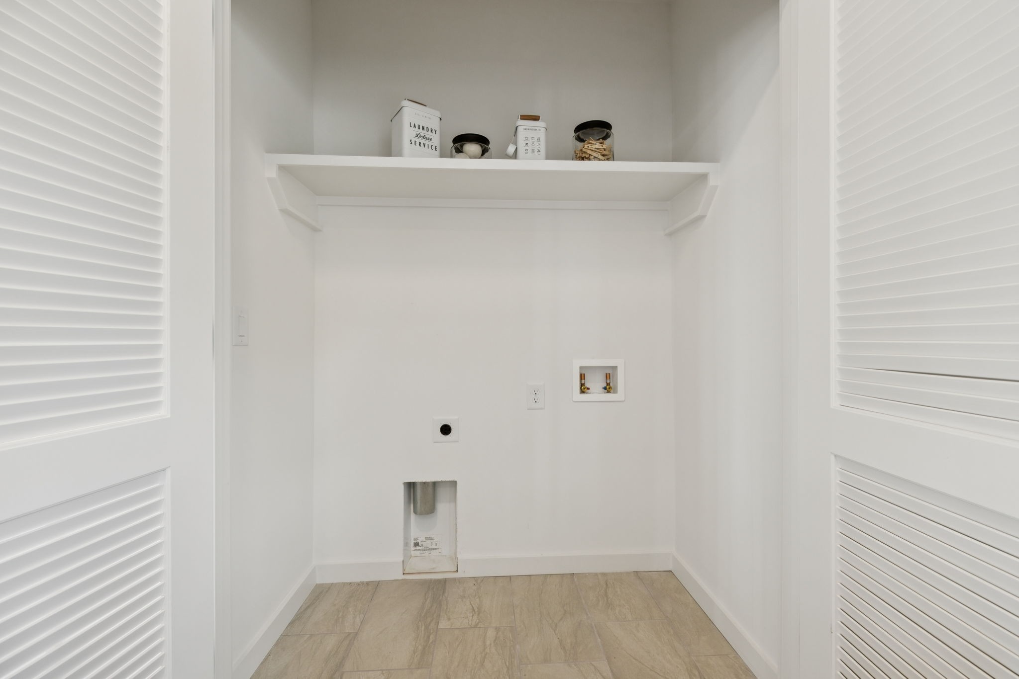 1015 W Trinity Ln Property Photo 16